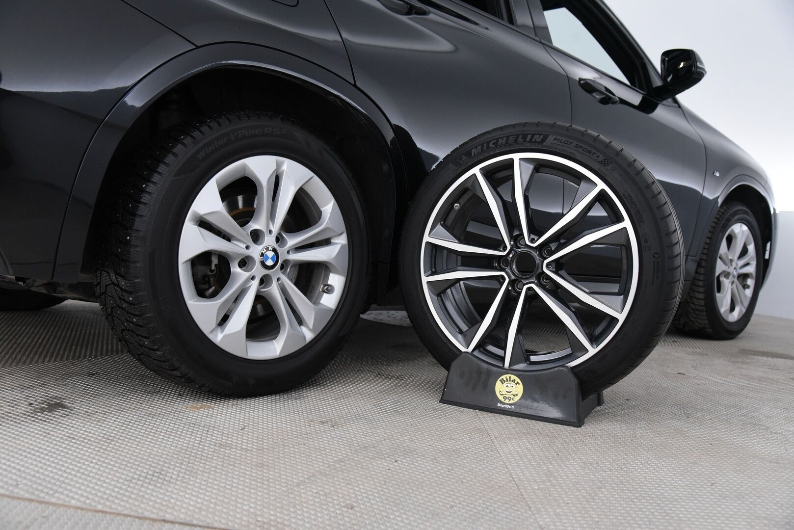 BMW X2 2021 F39 xDrive 25e Business M sport X / Adapt. vak / HUD / HiFi / Navigation Plus / Muistipenkki / - Driving assistant plus / Merkkihuollettu / 2x aluvanteet 