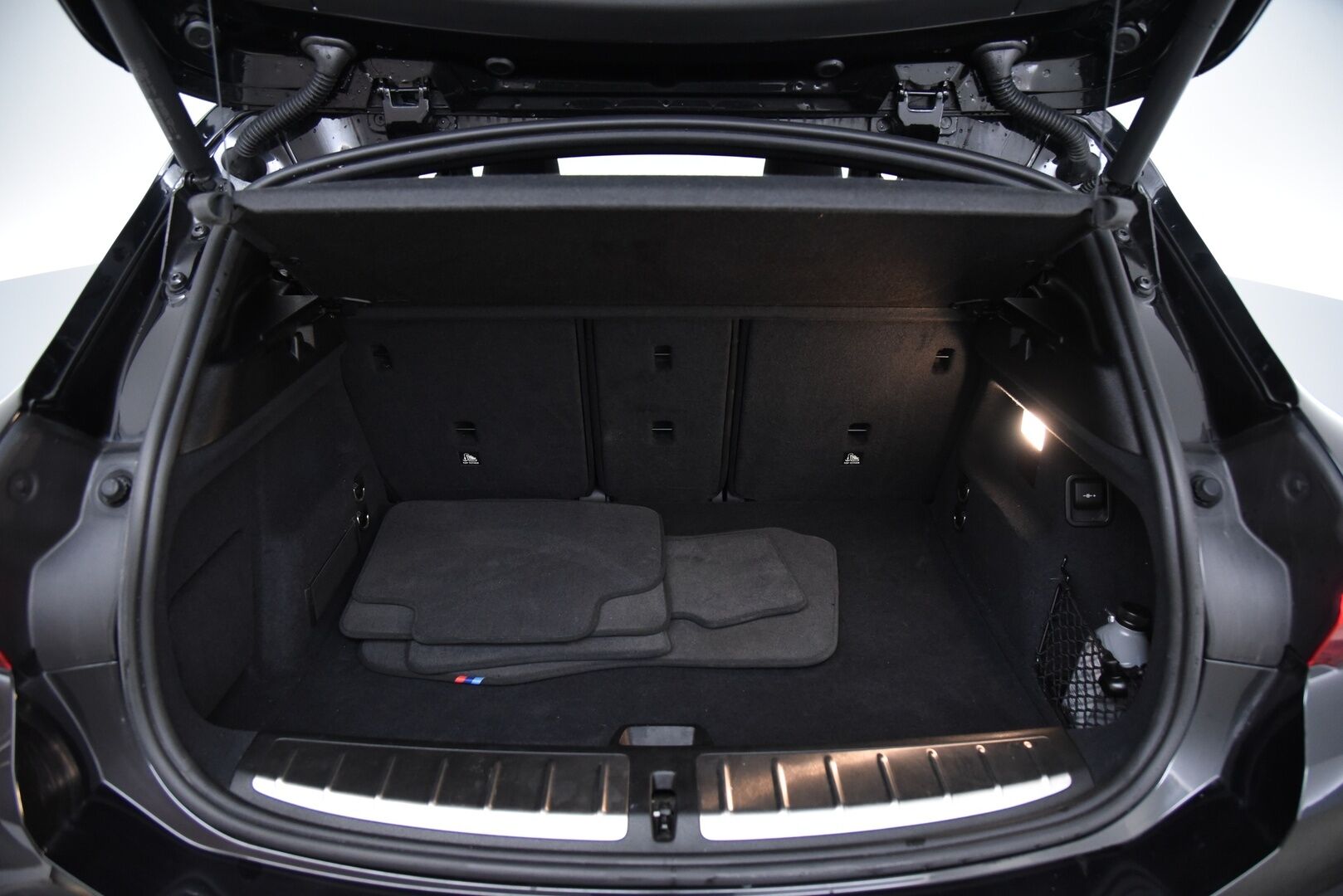 BMW X2 2021 F39 xDrive 25e Business M sport X / Adapt. vak / HUD / HiFi / Navigation Plus / Muistipenkki / - Driving assistant plus / Merkkihuollettu / 2x aluvanteet 