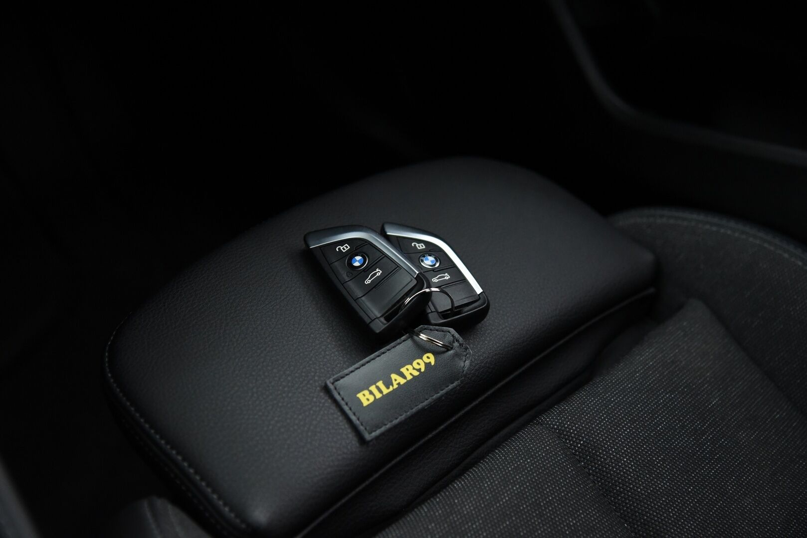 BMW X2 2021 F39 xDrive 25e Business M sport X / Adapt. vak / HUD / HiFi / Navigation Plus / Muistipenkki / - M-Sport sisä- ja ulkopaketilla! / DAP / Huippu varusteltu / 