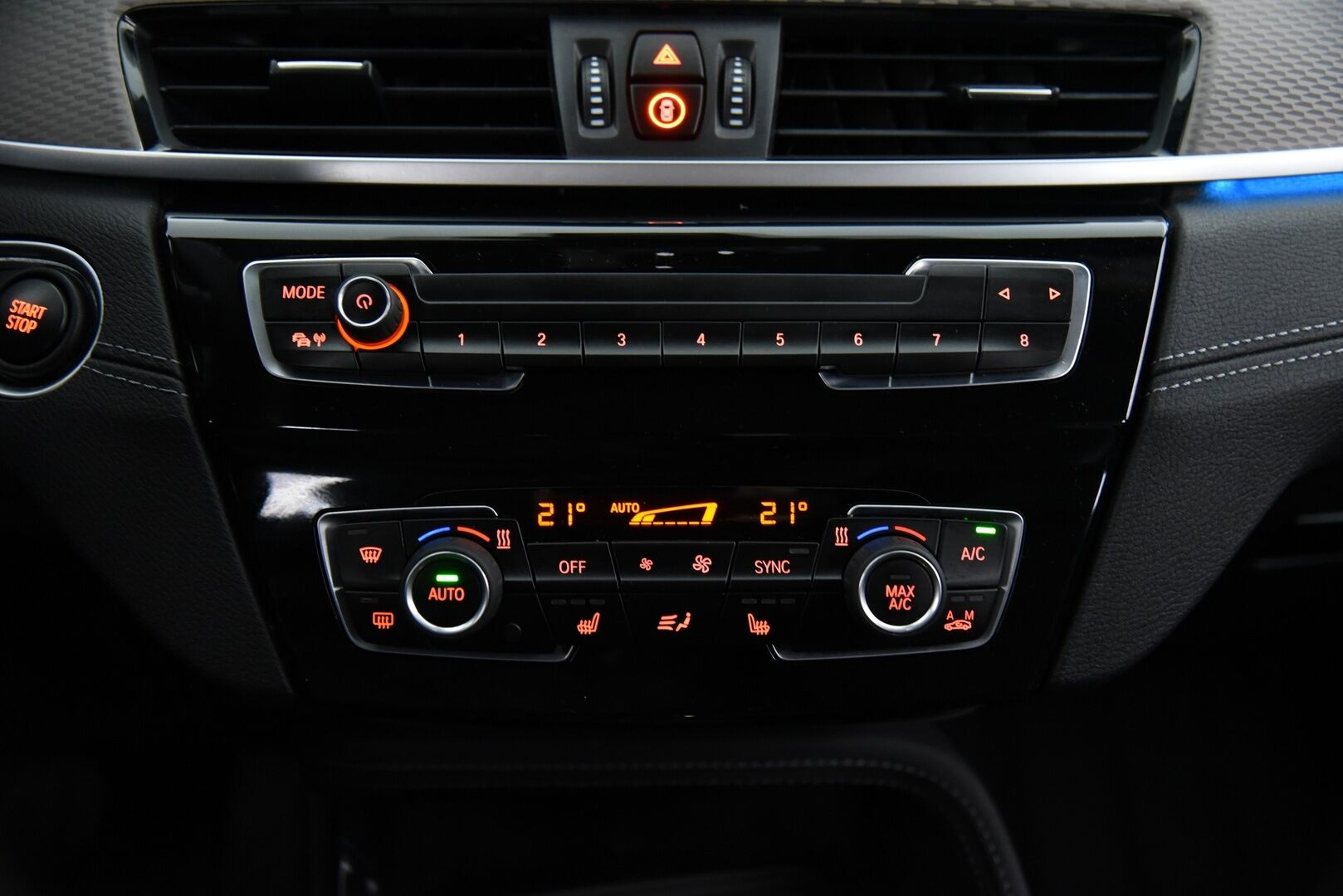 BMW X2 2021 F39 xDrive 25e Business M sport X / Adapt. vak / HUD / HiFi / Navigation Plus / Muistipenkki / - Driving assistant plus / Merkkihuollettu / 2x aluvanteet 