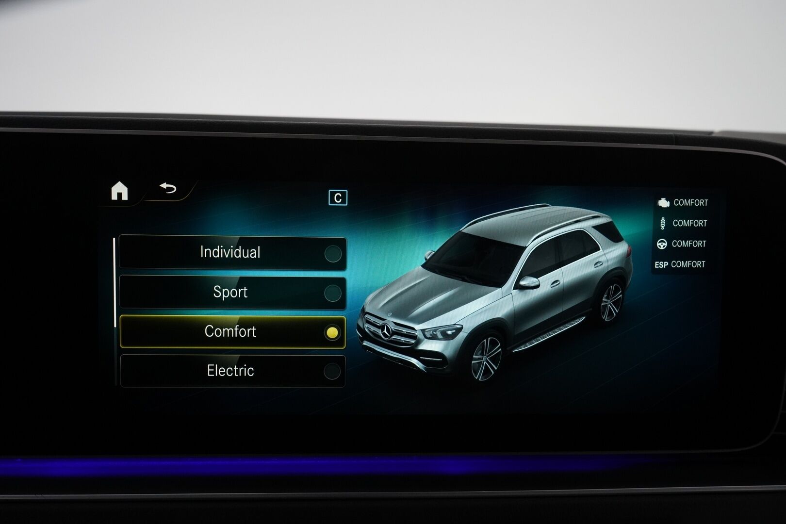 Mercedes-Benz GLE 2020 350 de 4MATIC EQ Power AMG  *Panorama / Koukku / Distronic+ / Burmester / Kamera / keyless / Lisälämmitin / Muistipenkit / Navi* - 2,99 % KORKOTARJOUS TÄHÄN AUTOON - Juuri tehty iso huolto / Vossen 23" kesävanteet / Kahdet vanteet / 3500kg Vetomassa / Puhdas Carvertical