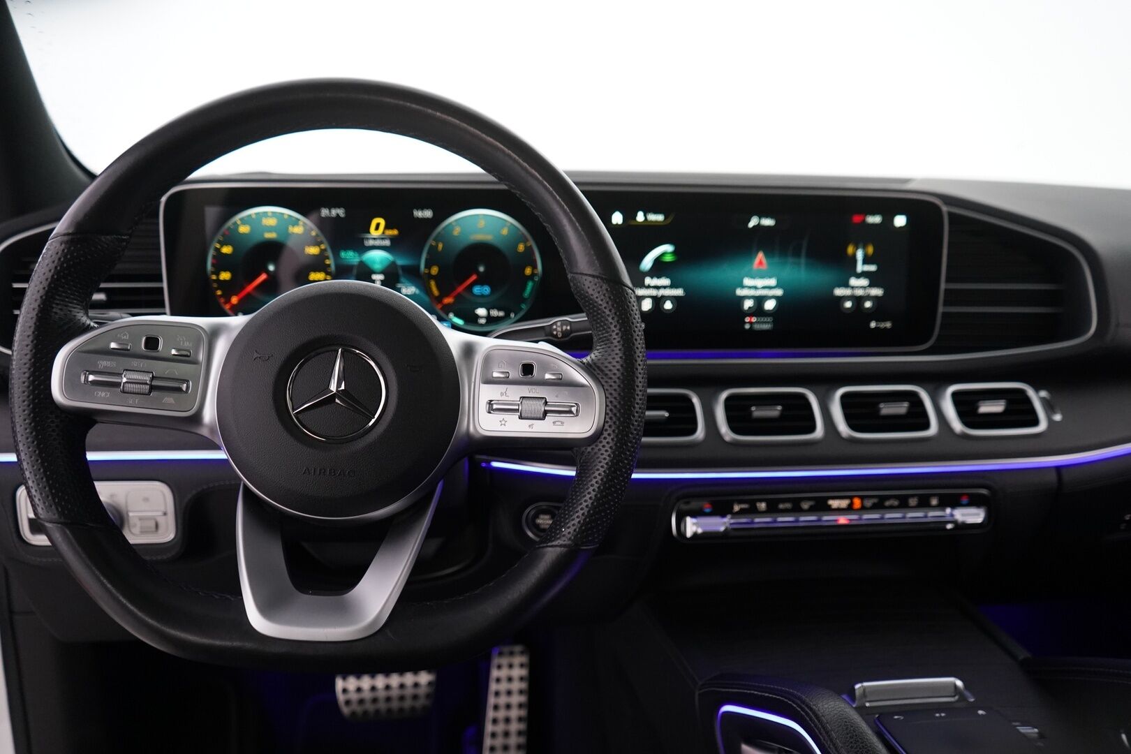 Mercedes-Benz GLE 2020 350 de 4MATIC EQ Power AMG  *Panorama / Koukku / Distronic+ / Burmester / Kamera / keyless / Lisälämmitin / Muistipenkit / Navi* - 2,99 % KORKOTARJOUS TÄHÄN AUTOON - Juuri tehty iso huolto / Vossen 23" kesävanteet / Kahdet vanteet / 3500kg Vetomassa / Puhdas Carvertical
