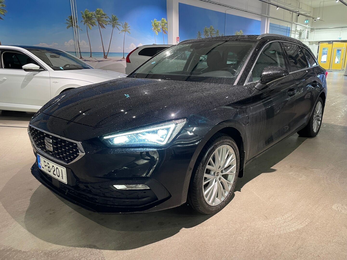 Seat LEON SPORTSTOURER 2022 PHEV 150 eHybrid Xcellence DSG - | ACC | P-Kamera | Koukku | Navi | KeyLessGo | Tutkat | LED | Ratinlämmitin | S-Luukku | 