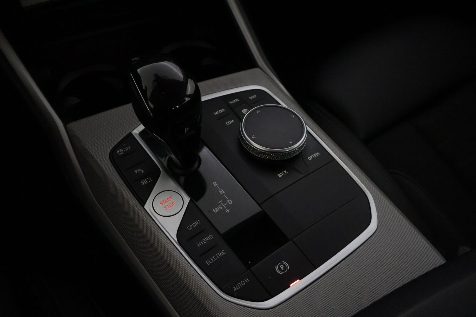 BMW 320 2022 G20 Sedan 320e A Charged Edition - | 2.Om Suomi-auto | Digimittaristo | Urheilupenkit | Puolinahat | Hifit | BMW Led | Comfort access | CarPlay | Tutkat |
