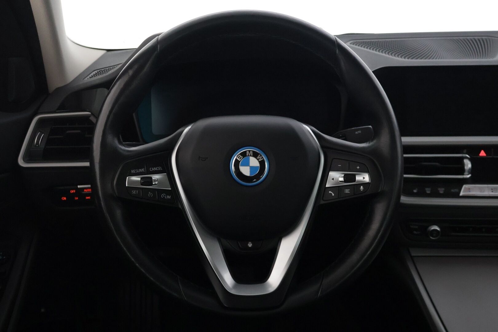 BMW 320 2022 G20 Sedan 320e A Charged Edition - | 2.Om Suomi-auto | Digimittaristo | Urheilupenkit | Puolinahat | Hifit | BMW Led | Comfort access | CarPlay | Tutkat |