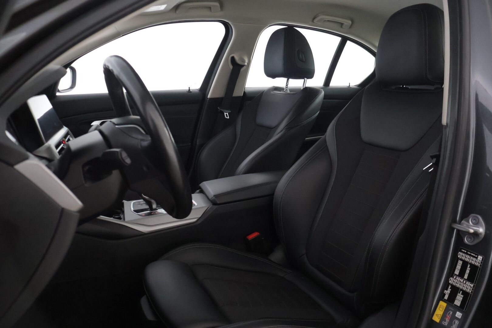 BMW 320 2022 G20 Sedan 320e A Charged Edition - | 2.Om Suomi-auto | Digimittaristo | Urheilupenkit | Puolinahat | Hifit | BMW Led | Comfort access | CarPlay | Tutkat |