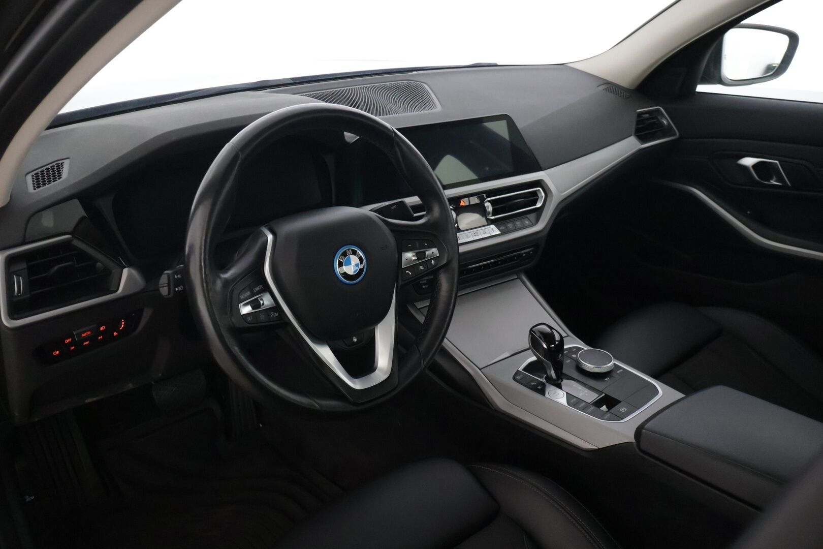 BMW 320 2022 G20 Sedan 320e A Charged Edition - | 2.Om Suomi-auto | Digimittaristo | Urheilupenkit | Puolinahat | Hifit | BMW Led | Comfort access | CarPlay | Tutkat |