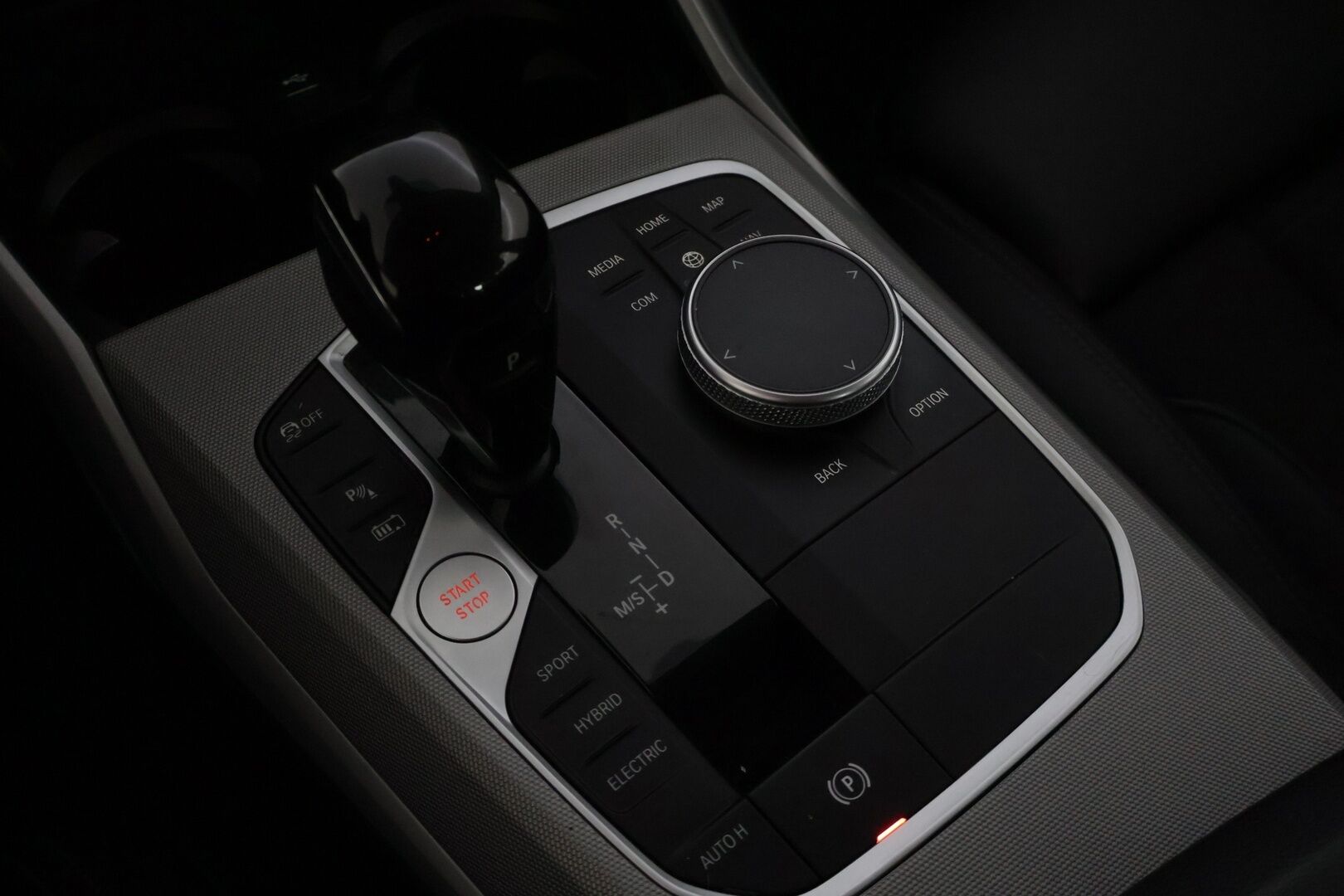 BMW 320 2022 G20 Sedan 320e A Charged Edition - | 2.Om Suomi-auto | Digimittaristo | Urheilupenkit | Puolinahat | Hifit | BMW Led | Comfort access | CarPlay | Tutkat |