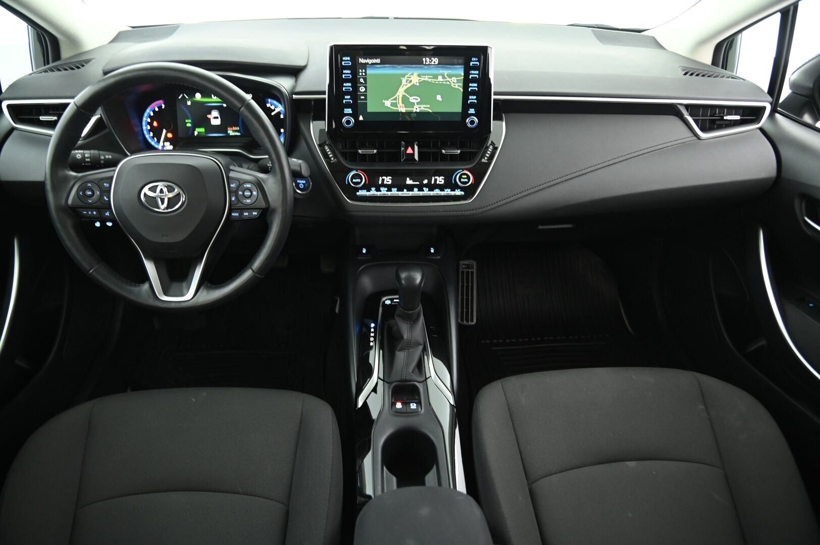 Toyota Corolla 2021 Sedan 1,8 Hybrid Active Edition *ACC / Koukku / Digimittari / Ratinlämmitin / Navi / LED / Lohko* - 1-om. Suomiauto / Merkkihuollettu / Kahdet hyvät renkaat