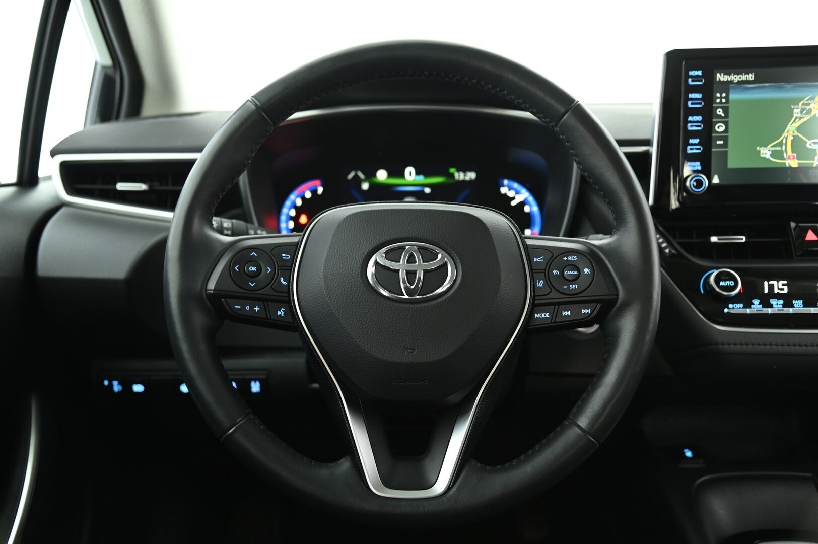 Toyota Corolla 2021 Sedan 1,8 Hybrid Active Edition *ACC / Koukku / Digimittari / Ratinlämmitin / Navi / LED / Lohko* - 1-om. Suomiauto / Merkkihuollettu / Kahdet hyvät renkaat