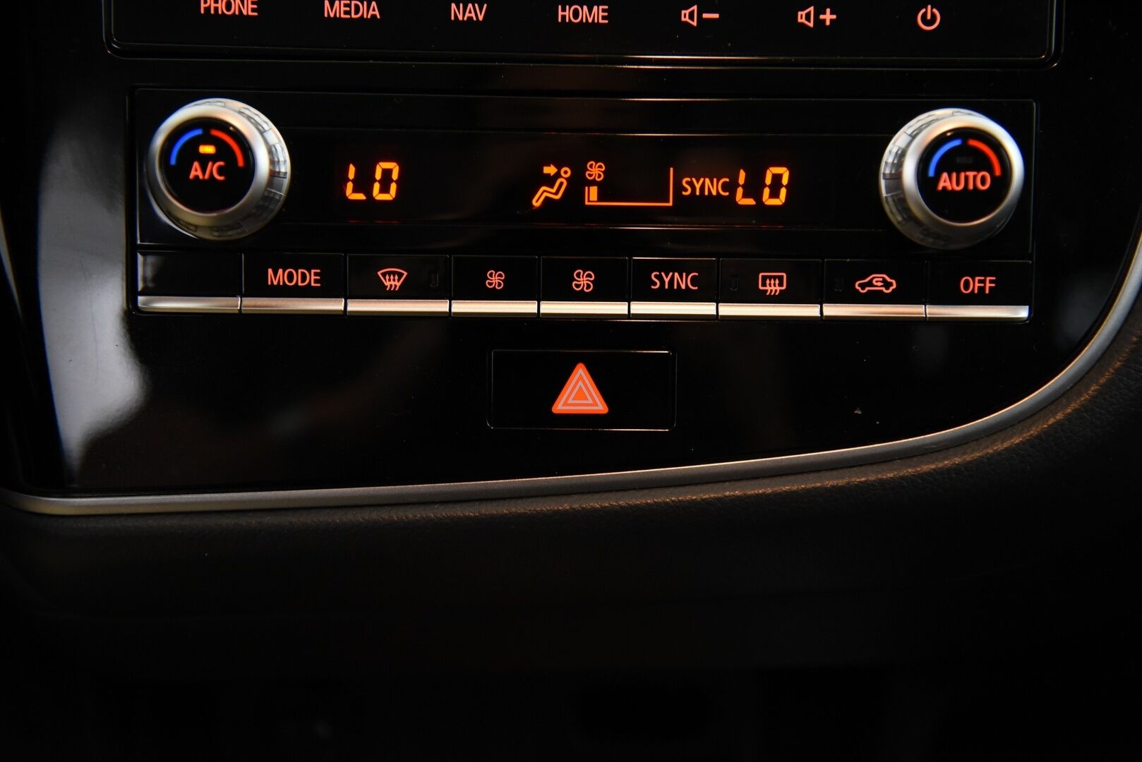 Mitsubishi Outlander PHEV 2021 Business Black 4WD 5P / Navi / Vakkari / P.kamera / - AppleCarPlay / AndroidAuto