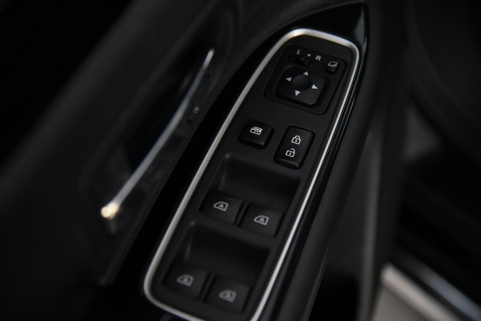 Mitsubishi Outlander PHEV 2021 Business Black 4WD 5P / Navi / Vakkari / P.kamera / - AppleCarPlay / AndroidAuto