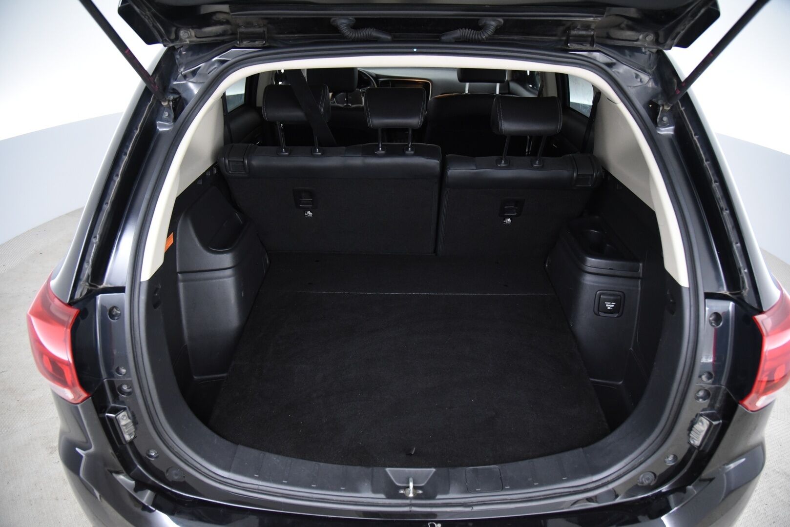 Mitsubishi Outlander PHEV 2021 Business Black 4WD 5P / Navi / Vakkari / P.kamera / - AppleCarPlay / AndroidAuto