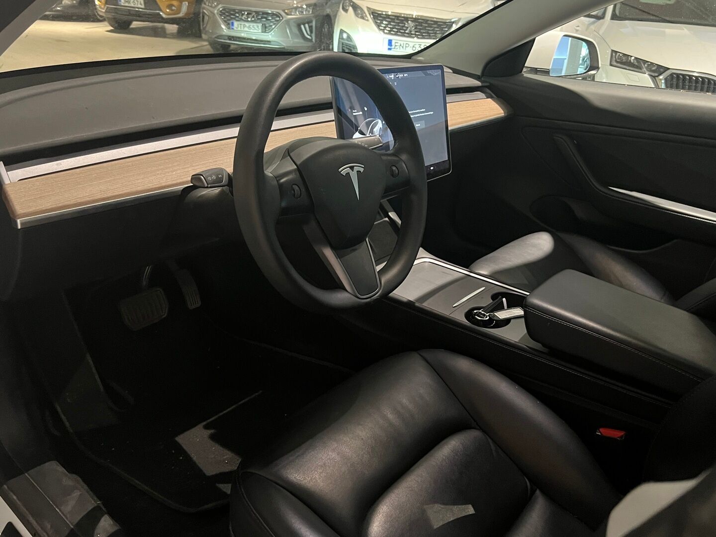TESLA MODEL 3 2021 Long Range Dual Motor AWD *Autopilot / ACC / P. kamera / Nahkasisusta / Vetokoukku*