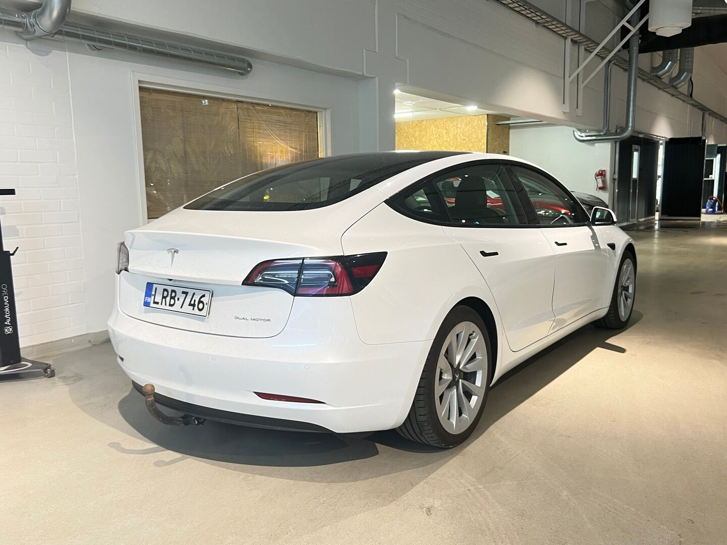 TESLA MODEL 3 2021 Long Range Dual Motor AWD *Autopilot / ACC / P. kamera / Nahkasisusta / Vetokoukku*
