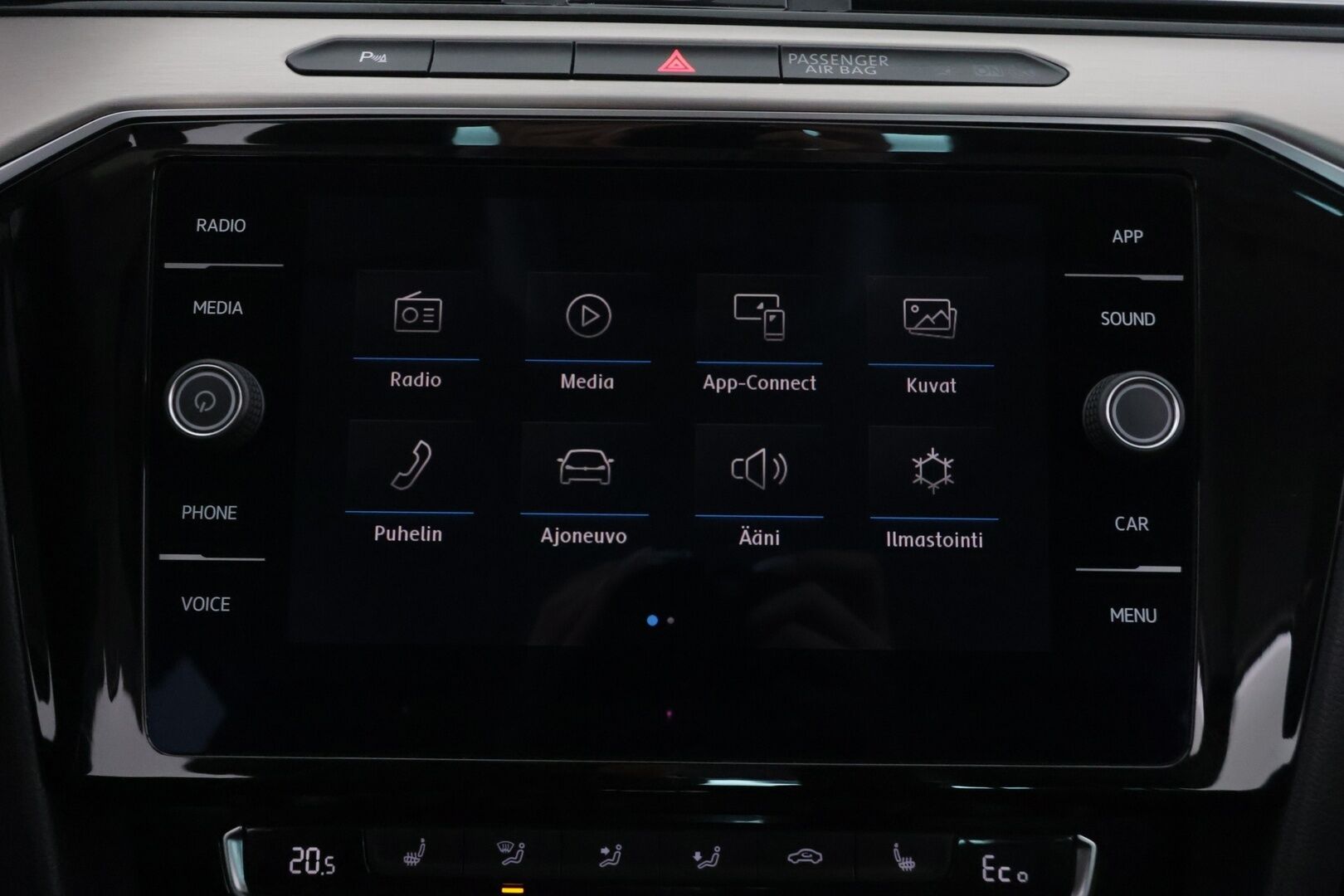 Volkswagen Passat 2018 Sedan GTE Plug-In Hybrid 160 kW (218 hv) DSG - ACC / Vetokoukku / Lohko Sisäpistokkeella / Siisti! 