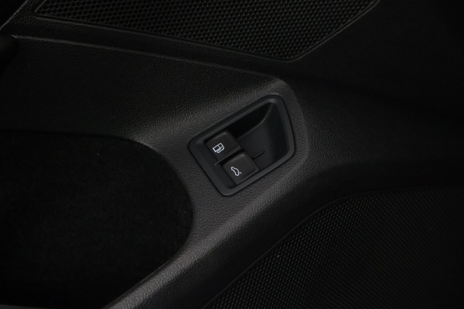 Volkswagen Passat 2018 Sedan GTE Plug-In Hybrid 160 kW (218 hv) DSG - ACC / Vetokoukku / Lohko Sisäpistokkeella / Siisti! 