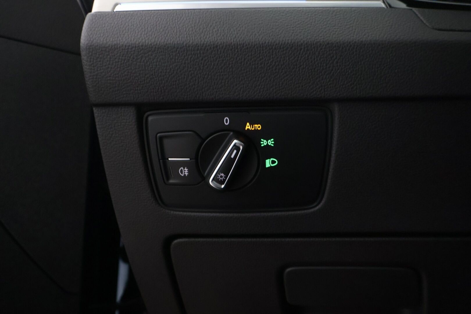 Volkswagen Passat 2018 Sedan GTE Plug-In Hybrid 160 kW (218 hv) DSG - ACC / Vetokoukku / Lohko Sisäpistokkeella / Siisti! 