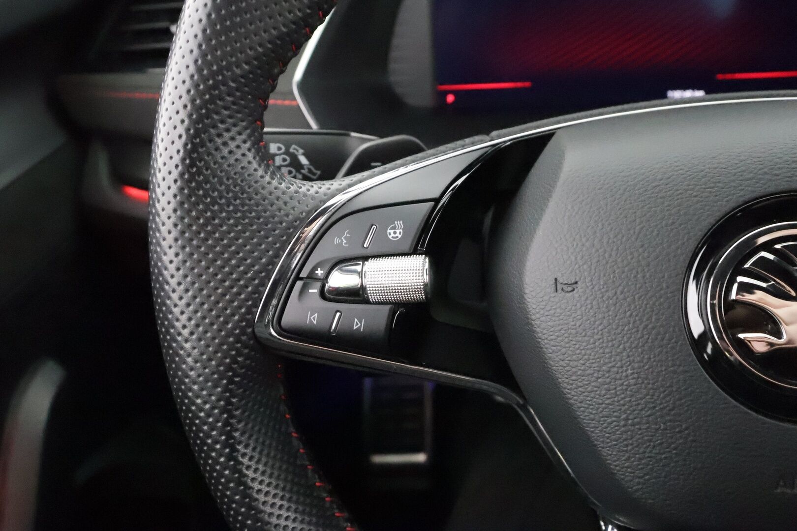 Skoda Octavia 2022 2.0 TSI RS DSG * ACC / Webasto / Matrix-LED /  P.kamera / Apple&Android * - Merkkihuollettu / Suomi-auto / Kahdet Renkaat