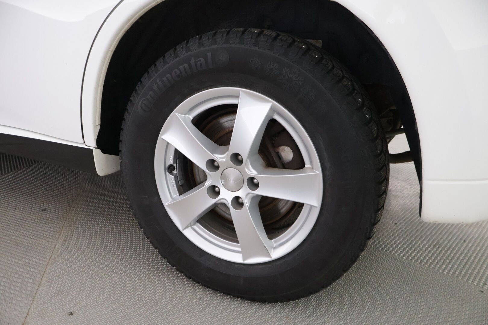 Mitsubishi OUTLANDER PHEV 2015 12kwh 4WD 5P *YritysOutlet - Myydään vain yrityksille* - *Koukku / P-Kamera / Keyless / Osanahka penkit / Navi / Cruise *