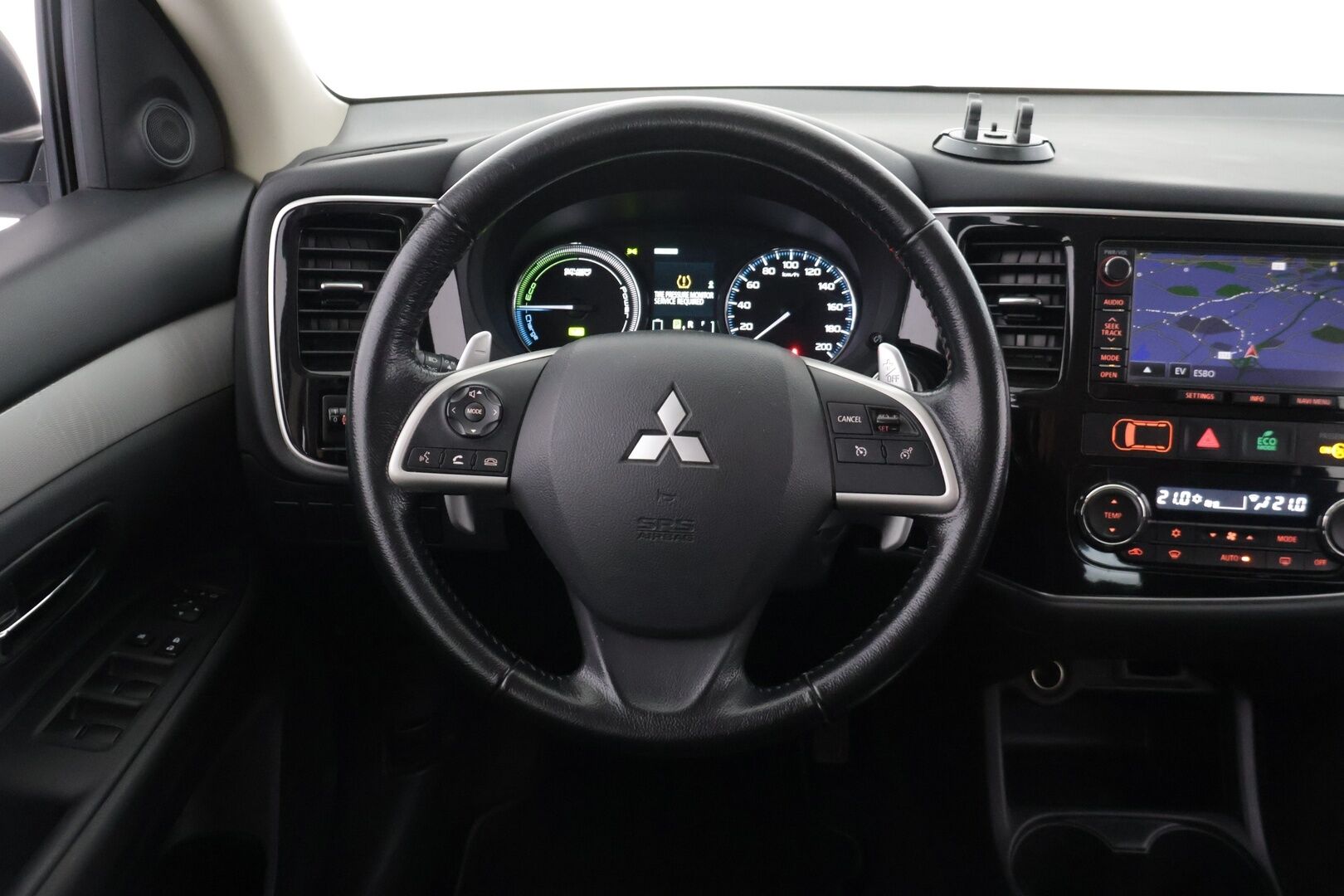 Mitsubishi OUTLANDER PHEV 2015 12kwh 4WD 5P *YritysOutlet - Myydään vain yrityksille* - *Koukku / P-Kamera / Keyless / Osanahka penkit / Navi / Cruise *