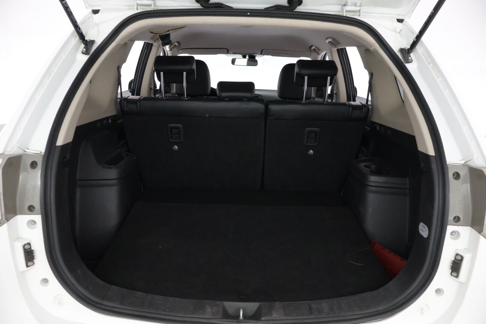 Mitsubishi OUTLANDER PHEV 2015 12kwh 4WD 5P *YritysOutlet - Myydään vain yrityksille* - *Koukku / P-Kamera / Keyless / Osanahka penkit / Navi / Cruise *