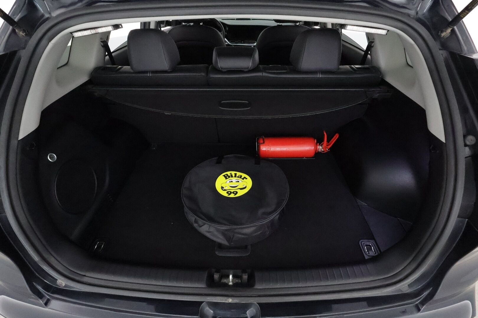 Kia Niro 2022 Business Luxury 64,8 kWh 204 hv **Lämpöpumppu / JBL / Lasikattoluukku / Muistipenkki / Adapt.vakkari / Ilmastoidut penkit** - 1.om Suomi-auto / Akku kuntotarkastettu / Merkkihuollettu / Kahdet renkaat aluvanteilla / KeylessGo / Digimittaristo