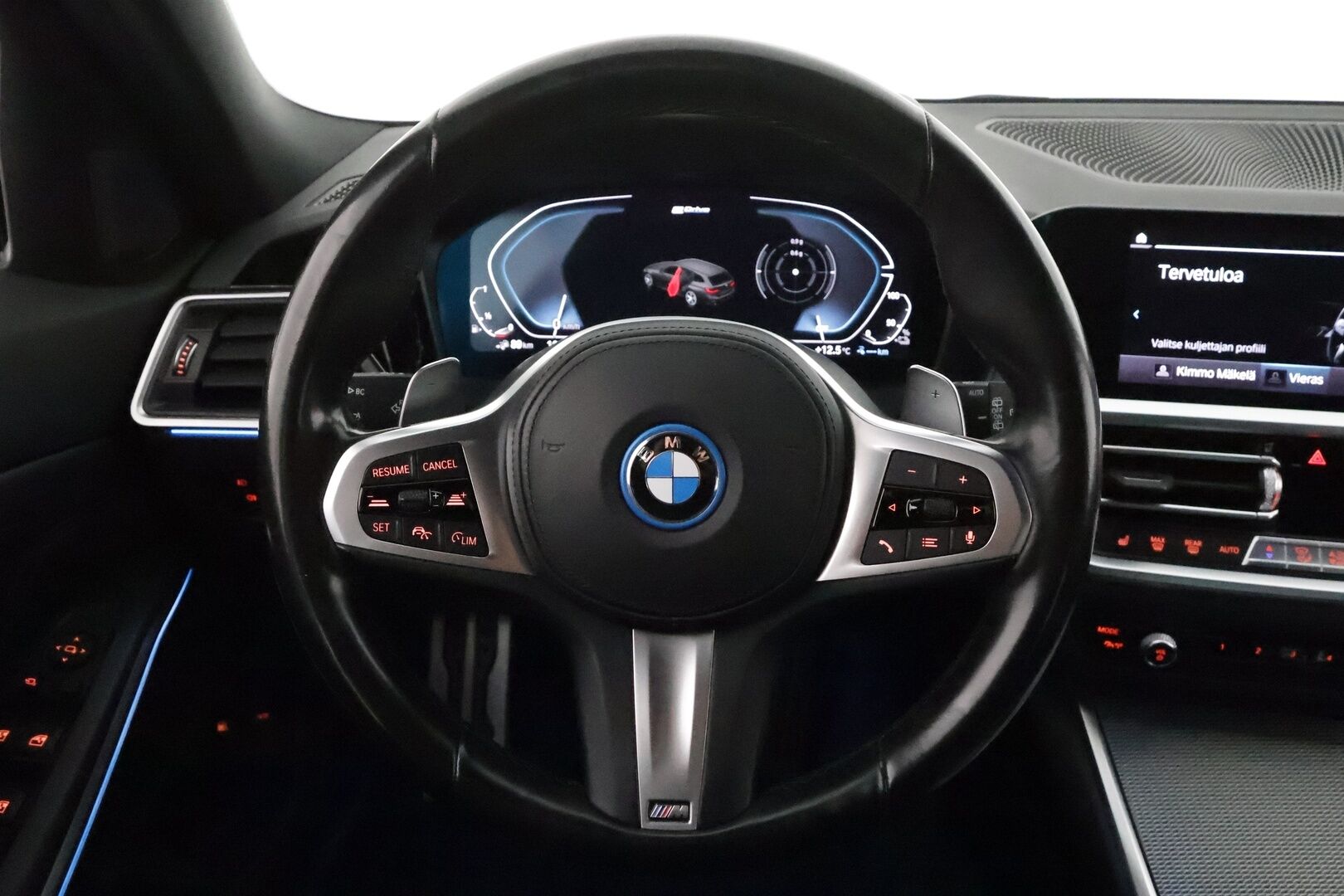 BMW 320 2022 G21 Touring 320e xDrive A Charged Edition M Sport *ACC / Laser / Hifit / P.kamera / Koukku / Navi / Sporttipenkit * - Akku kuntotarkastettu / Suomi-auto / Kahdet renkaat aluvanteilla / Merkkihuollettu - HULLU BLACKWEEK KORKOTARJOUS 2,49%