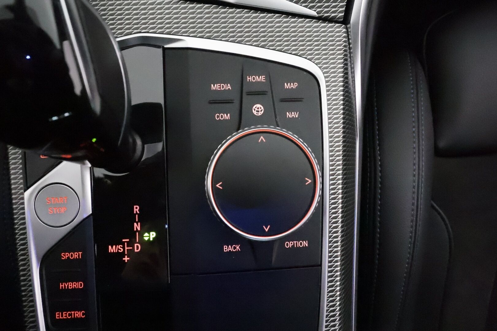 BMW 320 2022 G21 Touring 320e xDrive A Charged Edition M Sport *ACC / Laser / Hifit / P.kamera / Koukku / Navi / Sporttipenkit * - Akku kuntotarkastettu / Suomi-auto / Kahdet renkaat aluvanteilla / Merkkihuollettu - HULLU BLACKWEEK KORKOTARJOUS 2,49%