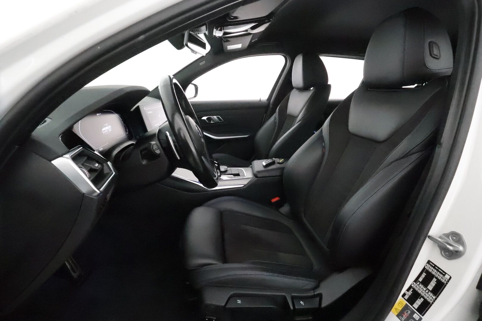 BMW 320 2022 G21 Touring 320e xDrive A Charged Edition M Sport *ACC / Laser / Hifit / P.kamera / Koukku / Navi / Sporttipenkit * - Akku kuntotarkastettu / Suomi-auto / Kahdet renkaat aluvanteilla / Merkkihuollettu - HULLU BLACKWEEK KORKOTARJOUS 2,49%