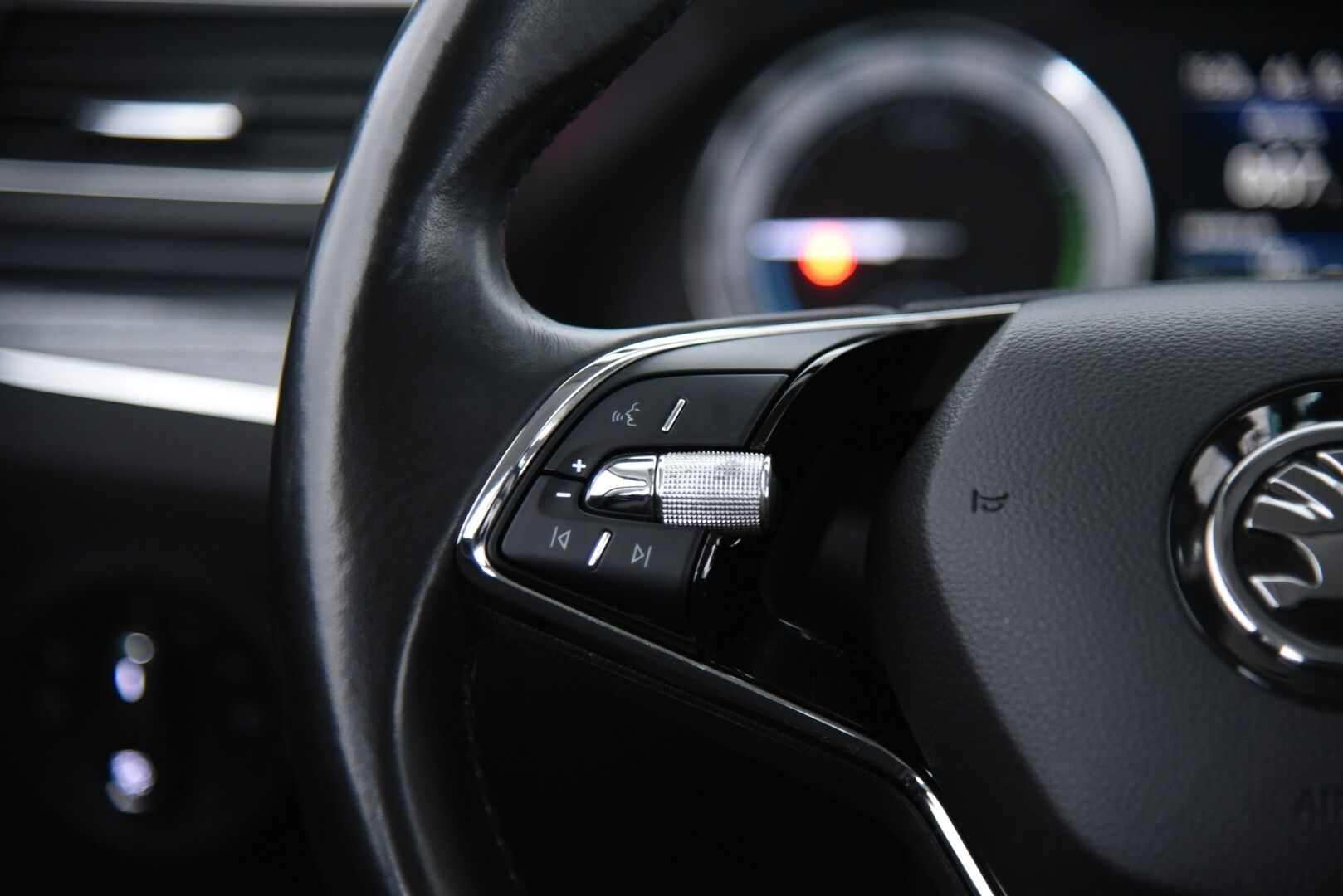 Skoda Superb 2021 1,4 TSI PHEV Style iV DSG Autom. / Matrix-LED / Muistipenkki / Keyless / P-Tutkat / SmartLink / Merkkihuollettu - Juuri huollettu merkkiliikkeessä!