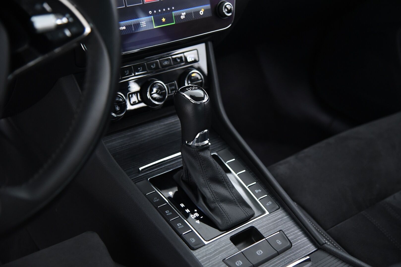 Skoda Superb 2021 1,4 TSI PHEV Style iV DSG Autom. / Matrix-LED / Muistipenkki / Keyless / P-Tutkat / SmartLink / Merkkihuollettu - Juuri huollettu merkkiliikkeessä!