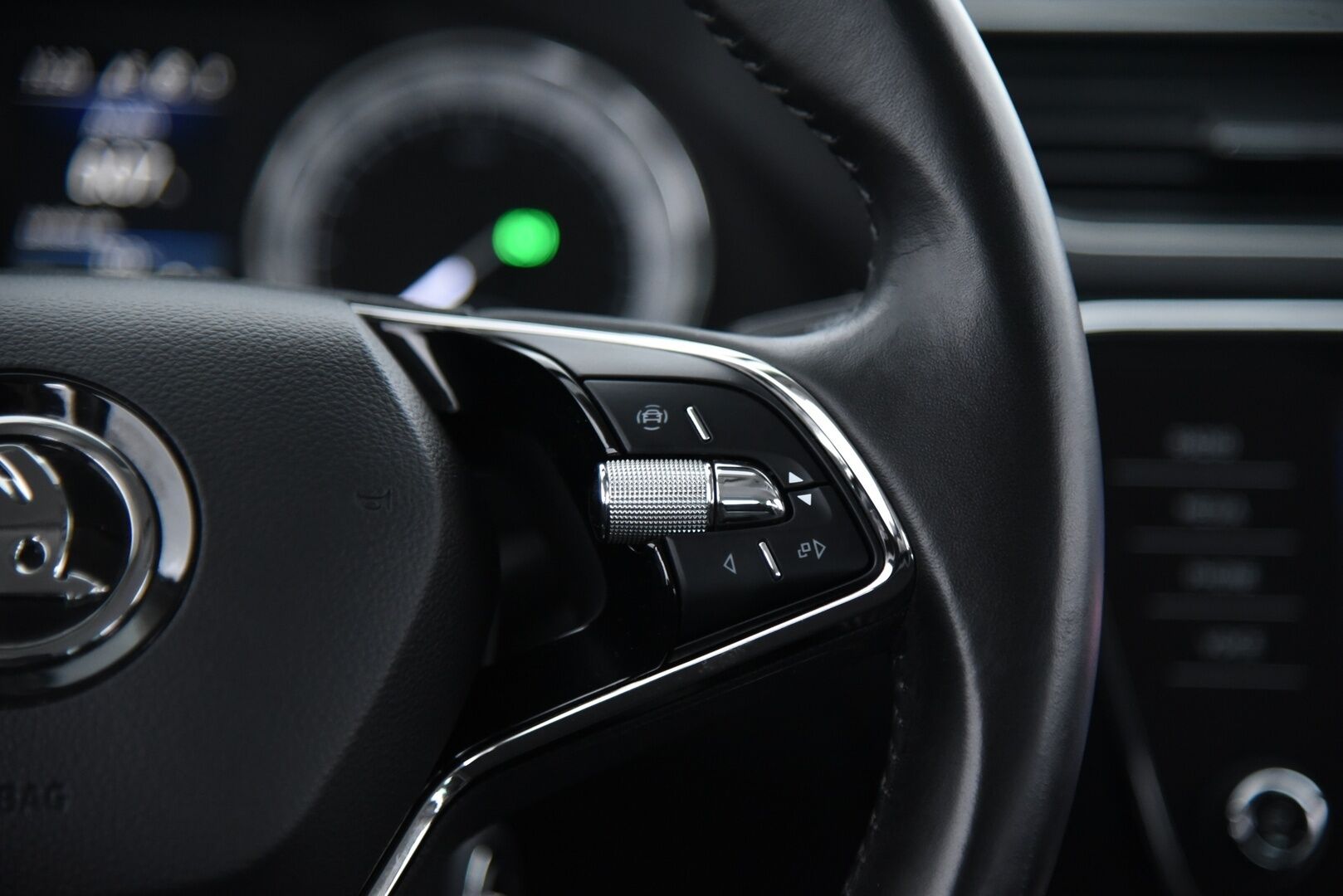 Skoda Superb 2021 1,4 TSI PHEV Style iV DSG Autom. / Matrix-LED / Muistipenkki / Keyless / P-Tutkat / SmartLink / Merkkihuollettu - Juuri huollettu merkkiliikkeessä!