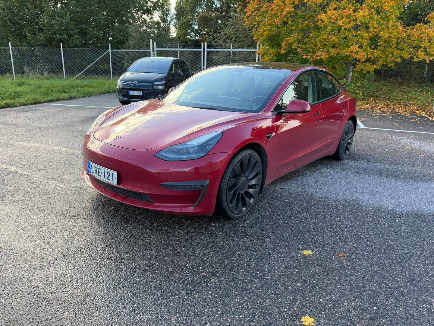 Tesla Model 3 2021 Performance - | ILP | Akuston esilämmitys | ACC | Matrix LED | Lasikatto | Premium Audio | 2x Renkaat ja vanteet
