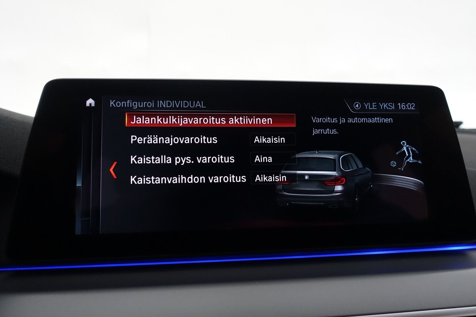 BMW 530 2018 G31 Touring 530d A xDrive Business - | Webasto | HUD | BLIS | Vetokoukku | Vakkari | Prof. Navi | Sähkönahat | HiFi | Adapt.LED | P. Tutkat | 2x Renkaat & Vanteet | - KORKO VAIN 3,99 %