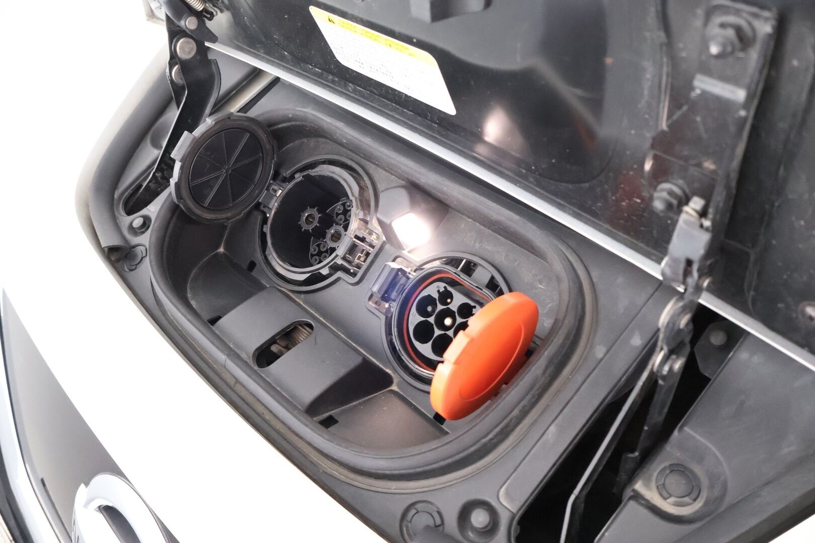 Nissan Leaf 2018 N-Connecta 40 kWh - Lämpöpumppu / Adapt.Vakkari / 360-Kamera / BLIS / Ratinlämmitin / Keyless / Juuri saapunut Tampereelle!