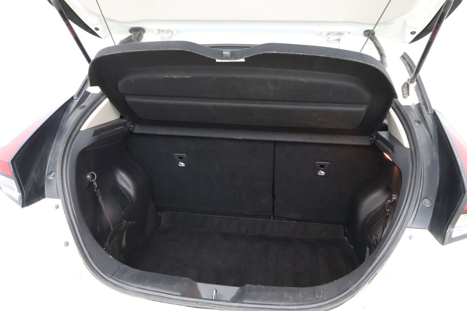 Nissan Leaf 2018 N-Connecta 40 kWh - Lämpöpumppu / Adapt.Vakkari / 360-Kamera / BLIS / Ratinlämmitin / Keyless / Juuri saapunut Tampereelle!