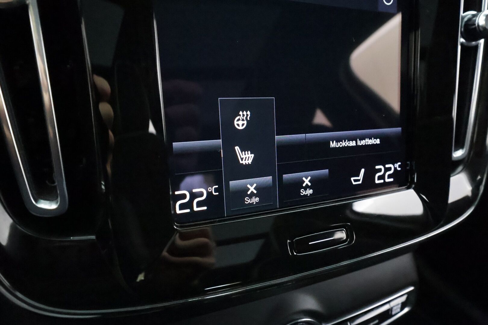 Volvo XC40 2022 T5 TwE R-Design Edition aut * ACC / 360° / Muistipenkki / Full LED / Panorama / Webasto / Koukku / Navi / Keyless * - 1.Om Suomi-auto / Kahdet renkaat aluvanteilla / Merkkihuollettu / Huippuvarusteet