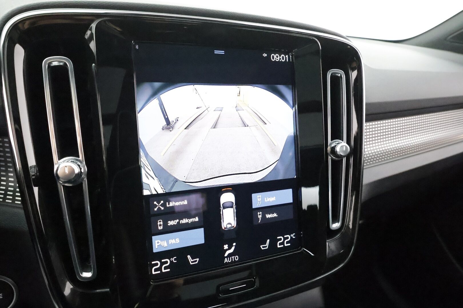 Volvo XC40 2022 T5 TwE R-Design Edition aut * ACC / 360° / Muistipenkki / Full LED / Panorama / Webasto / Koukku / Navi / Keyless * - 1.Om Suomi-auto / Kahdet renkaat aluvanteilla / Merkkihuollettu / Huippuvarusteet