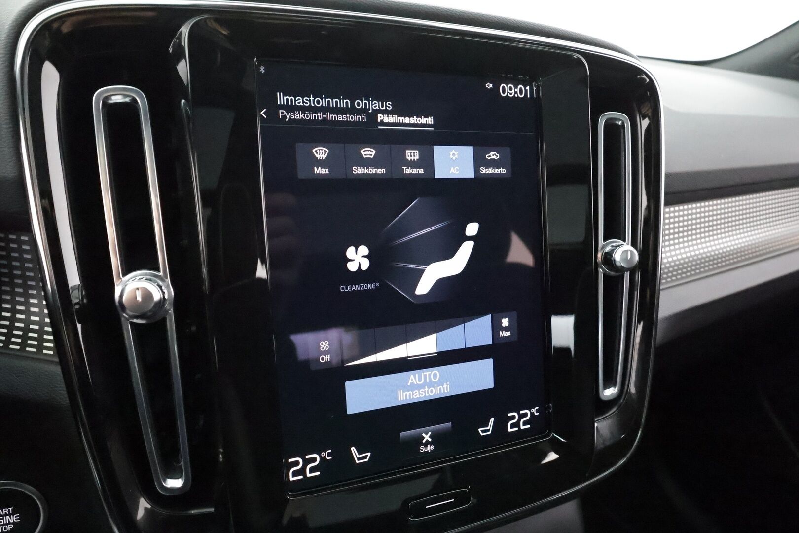 Volvo XC40 2022 T5 TwE R-Design Edition aut * ACC / 360° / Muistipenkki / Full LED / Panorama / Webasto / Koukku / Navi / Keyless * - 1.Om Suomi-auto / Kahdet renkaat aluvanteilla / Merkkihuollettu / Huippuvarusteet