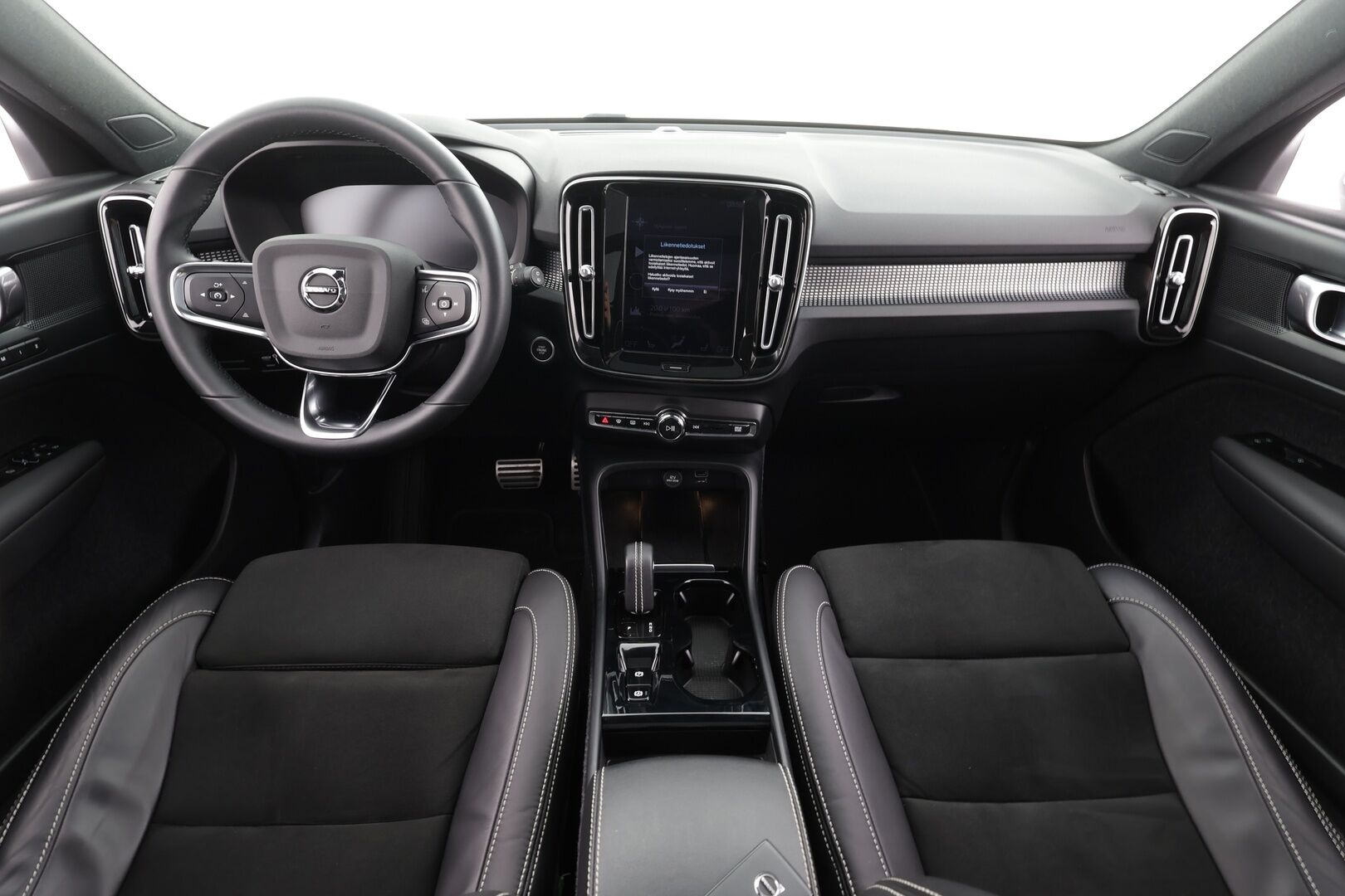 Volvo XC40 2022 T5 TwE R-Design Edition aut * ACC / 360° / Muistipenkki / Full LED / Panorama / Webasto / Koukku / Navi / Keyless * - 1.Om Suomi-auto / Kahdet renkaat aluvanteilla / Merkkihuollettu / Huippuvarusteet