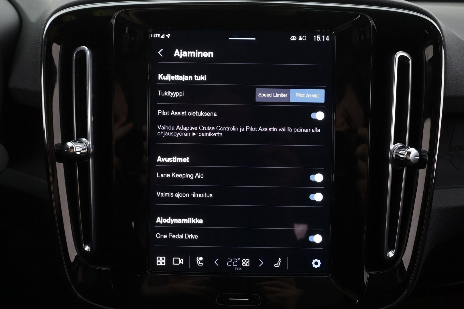 Volvo C40 2022 Recharge Twin Launch Edition aut * ACC / ILP / H&K / Lasikatto / Muistipenkki / Pixel LED / Koukku / 360° / BLIS / Navi / Keyless * - 1.Om Suomi-auto / Kahdet renkaat aluvanteilla / Huippuvarusteet - HULLUT AVAJAISHULINAT KORKOTARJOUS 3,29 %