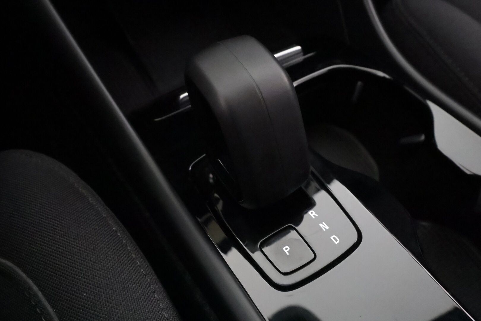 Volvo C40 2022 Recharge Twin Launch Edition aut * ACC / ILP / H&K / Lasikatto / Muistipenkki / Pixel LED / Koukku / 360° / BLIS / Navi / Keyless * - 1.Om Suomi-auto / Kahdet renkaat aluvanteilla / Huippuvarusteet - HULLUT AVAJAISHULINAT KORKOTARJOUS 3,29 %