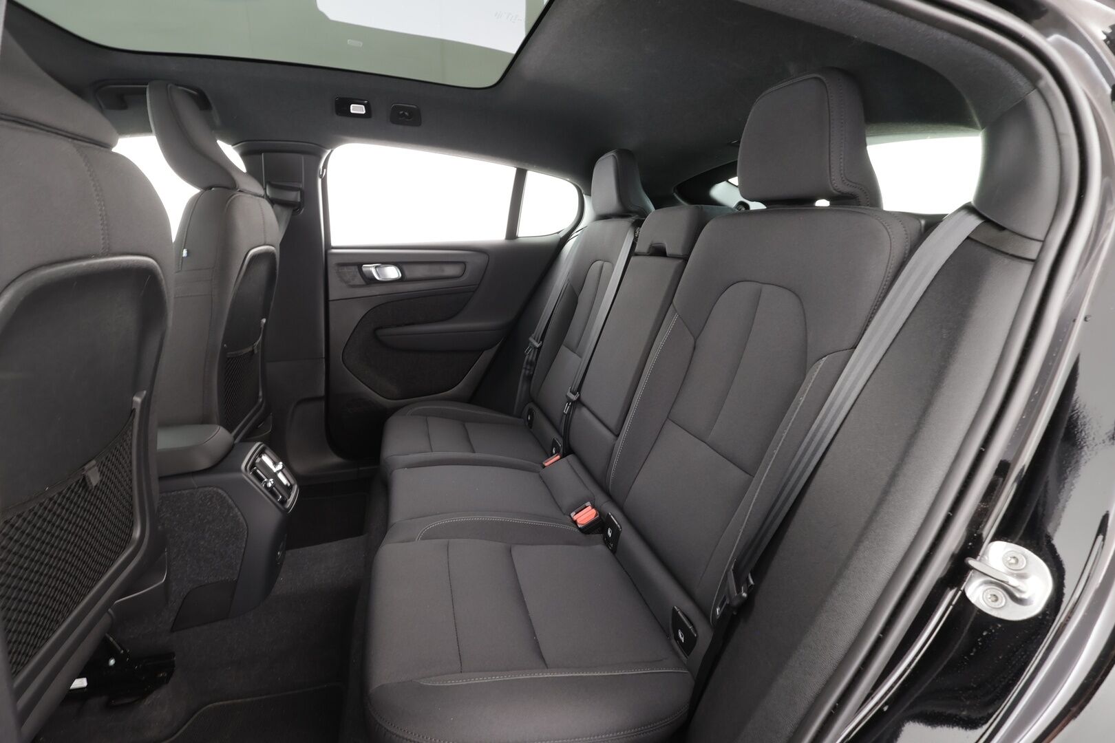 Volvo C40 2022 Recharge Twin Launch Edition aut * ACC / ILP / H&K / Lasikatto / Muistipenkki / Pixel LED / Koukku / 360° / BLIS / Navi / Keyless * - 1.Om Suomi-auto / Kahdet renkaat aluvanteilla / Huippuvarusteet - HULLUT AVAJAISHULINAT KORKOTARJOUS 3,29 %