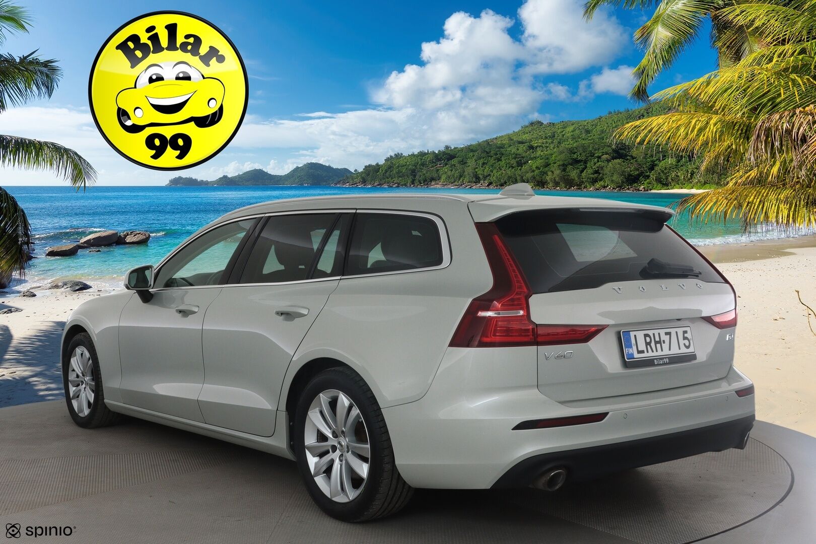 Volvo V60 2019 D4 Momentum aut *ACC / B&W / P.kamera / Full LED / Muistipenkit / Panorama / Navi / Vaaleat nahat* - Kahdet renkaat aluvanteilla