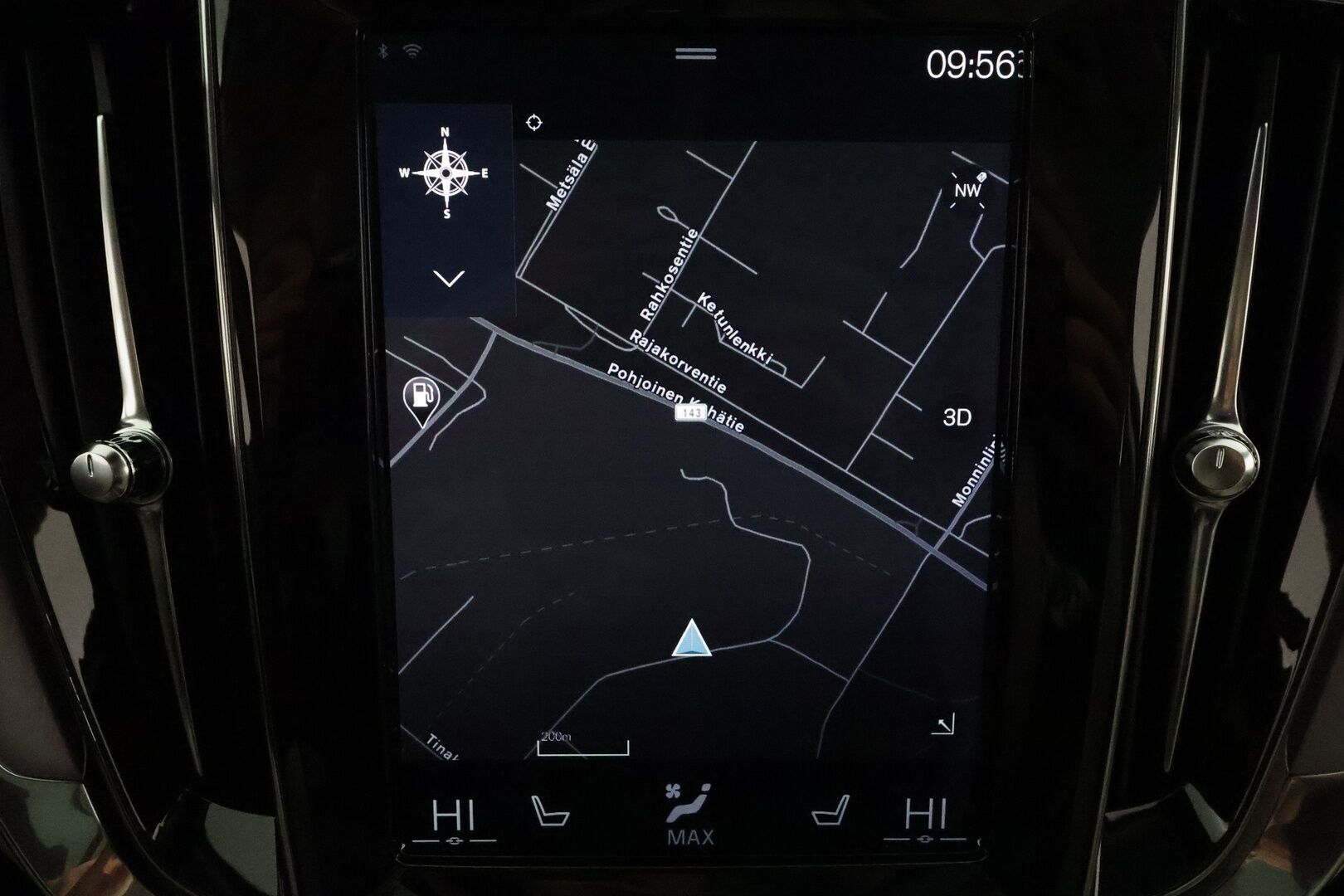 Volvo V60 2019 D4 Momentum aut *ACC / B&W / P.kamera / Full LED / Muistipenkit / Panorama / Navi / Vaaleat nahat* - Kahdet renkaat aluvanteilla