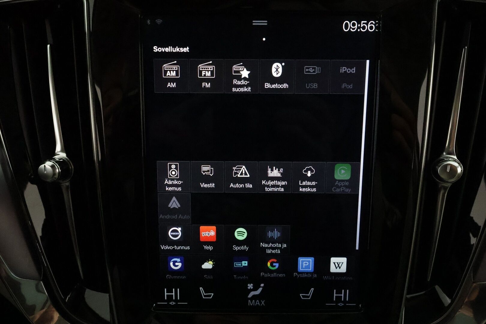 Volvo V60 2019 D4 Momentum aut *ACC / B&W / P.kamera / Full LED / Muistipenkit / Panorama / Navi / Vaaleat nahat* - Kahdet renkaat aluvanteilla