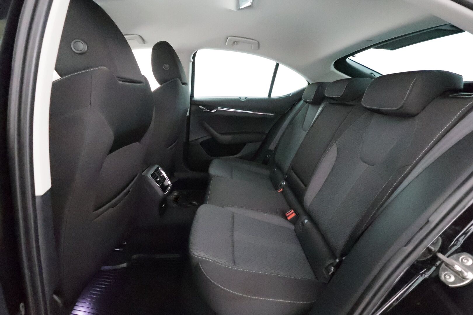 Skoda Octavia 2022 1.4 TSI PHEV Style iV DSG Autom. **Koukku / Matrix LED / Webasto / Adapt.vakkari / P.kamera / Apple&Android / Keyless** - 1-om. Suomi-auto / Akku kuntotarkastettu