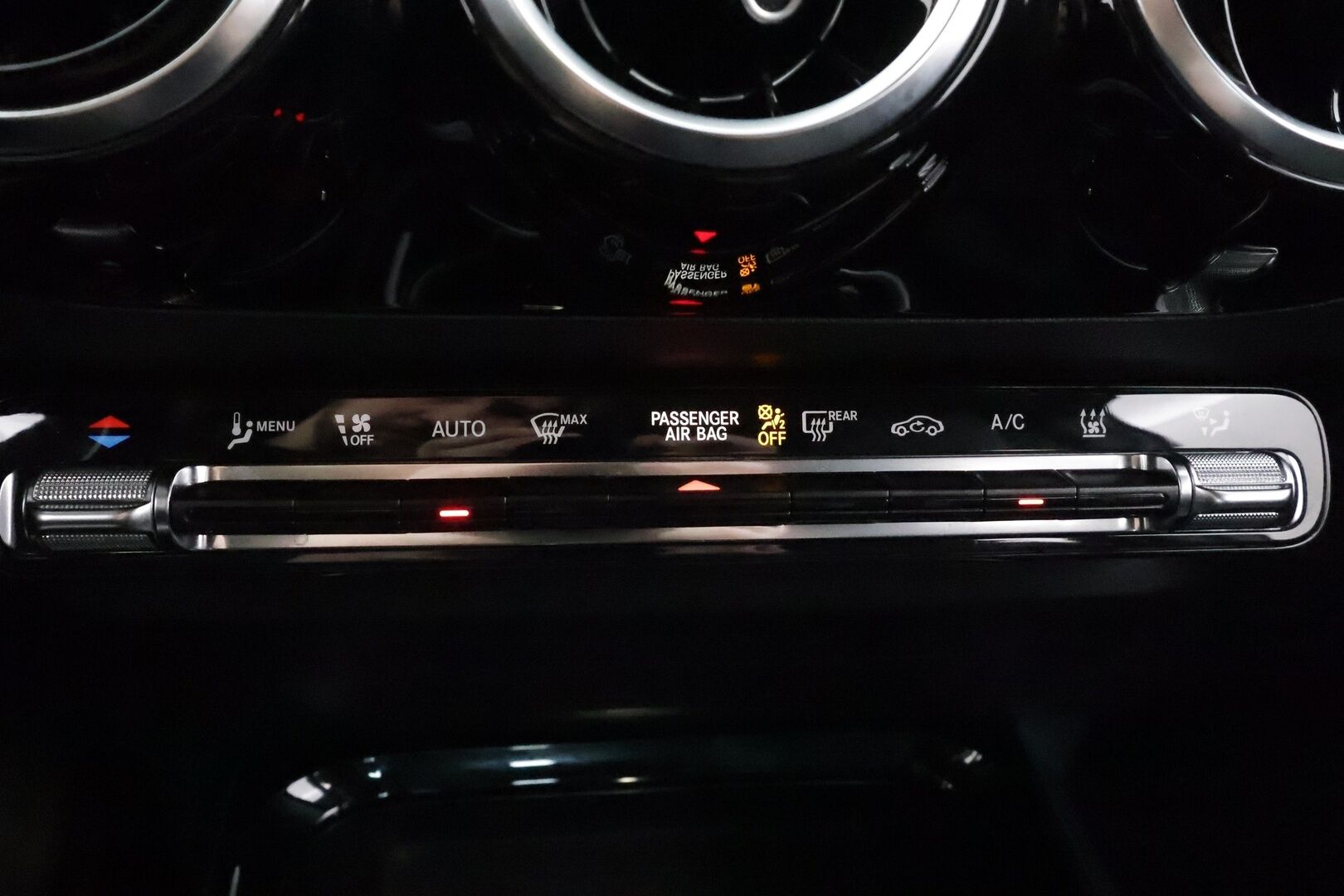 Mercedes-Benz GLA 2022 250 e A Business * Vakkari / Kaistavahti / P.Kamera / Puolinahat / LED / Sähköluukku / Lisälämmitin * - 1.Om Suomi-auto / Kahdet renkaat aluvanteilla / Juuri katsastettu - HULLUT AVAJAISHULINAT KORKOTARJOUS 3,29 %