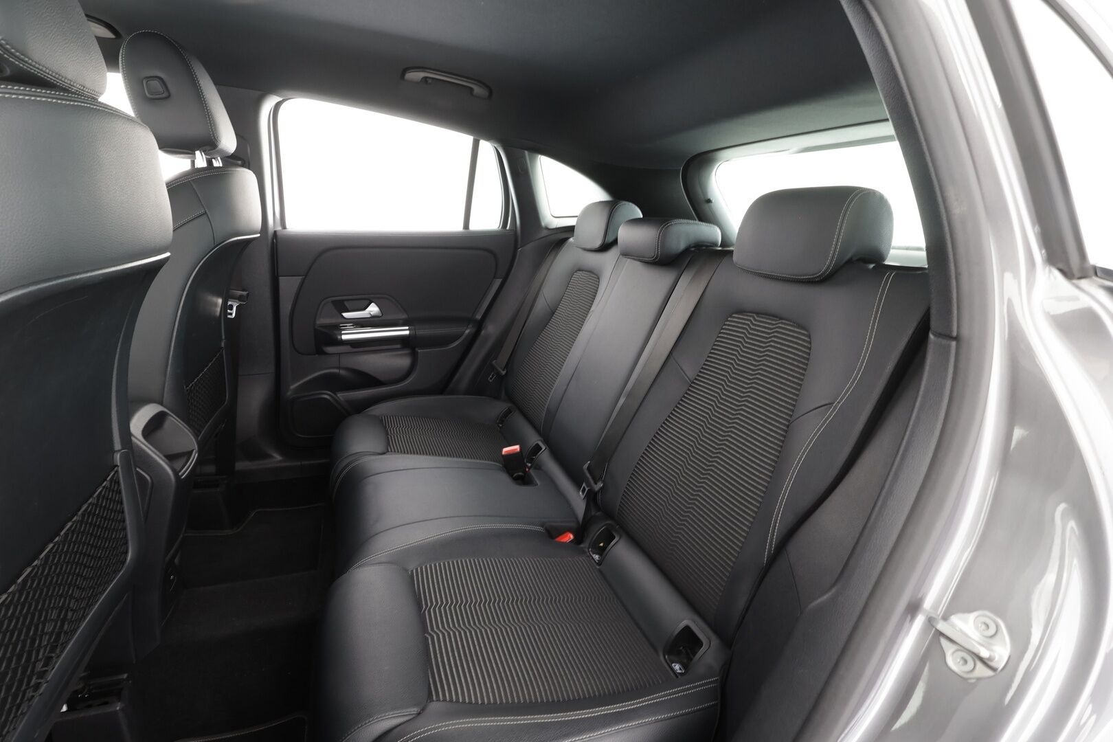 Mercedes-Benz GLA 2022 250 e A Business * Vakkari / Kaistavahti / P.Kamera / Puolinahat / LED / Sähköluukku / Lisälämmitin * - 1.Om Suomi-auto / Kahdet renkaat aluvanteilla / Juuri katsastettu - HULLUT AVAJAISHULINAT KORKOTARJOUS 3,29 %